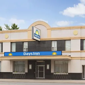Hotel Days By Wyndham East Beaches Toronto